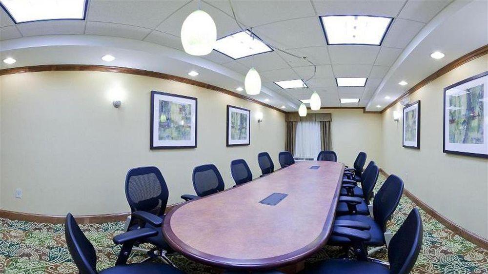 Holiday Inn Express & Suites Fredericksburg By Ihg Bagian luar foto