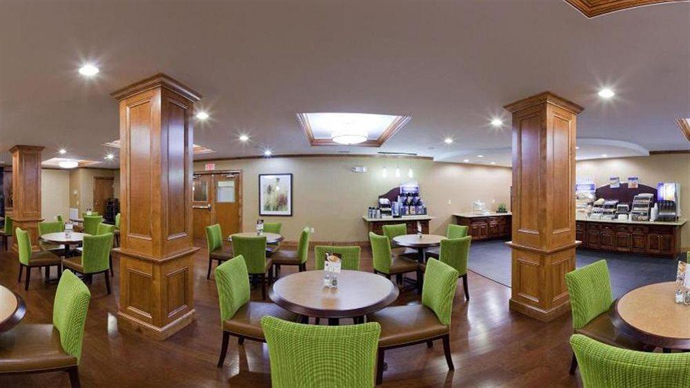 Holiday Inn Express & Suites Fredericksburg By Ihg Bagian luar foto