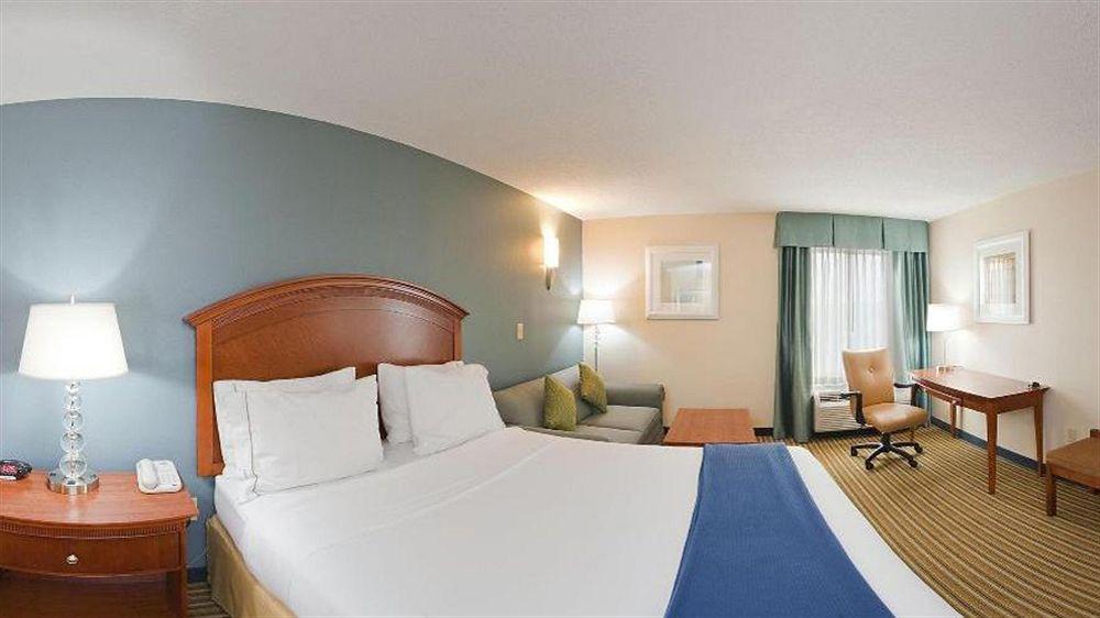 Holiday Inn Express & Suites Fredericksburg By Ihg Bagian luar foto