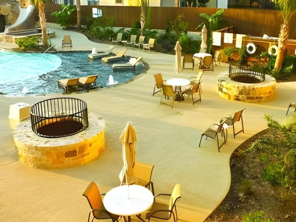 Holiday Inn Express & Suites Fredericksburg By Ihg Bagian luar foto