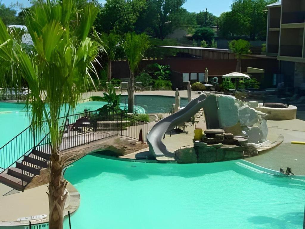 Holiday Inn Express & Suites Fredericksburg By Ihg Bagian luar foto