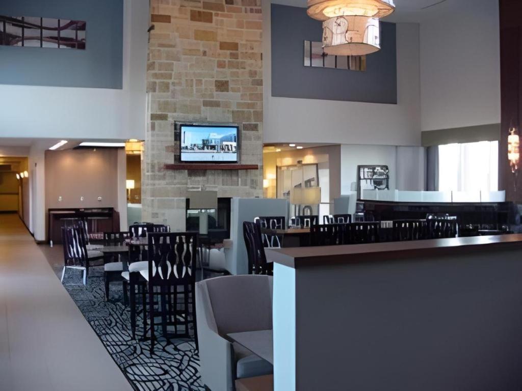 Holiday Inn Express & Suites Fredericksburg By Ihg Bagian luar foto