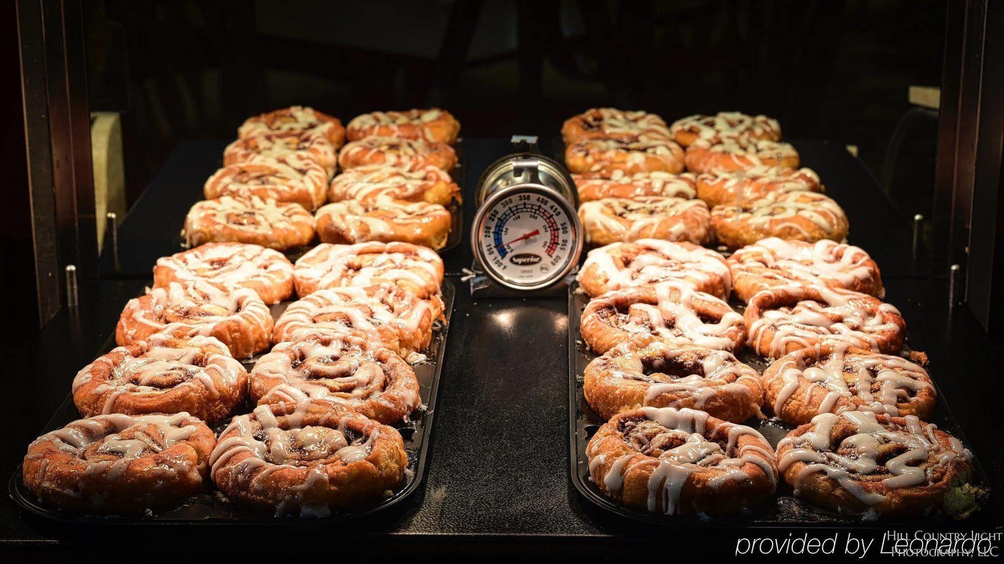 Holiday Inn Express & Suites Fredericksburg By Ihg Bagian luar foto