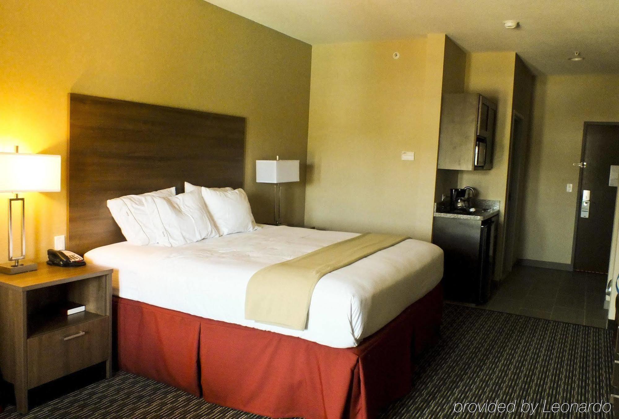Holiday Inn Express & Suites Fredericksburg By Ihg Ruang foto